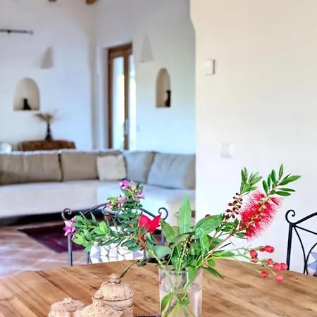 Casa Mont'e Luna بيت للعطل *